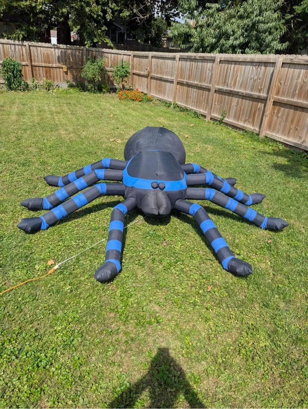 8 Foot Jumbo Spider Halloween Airblown Inflatable  Indoor & Outdoor Gemmy